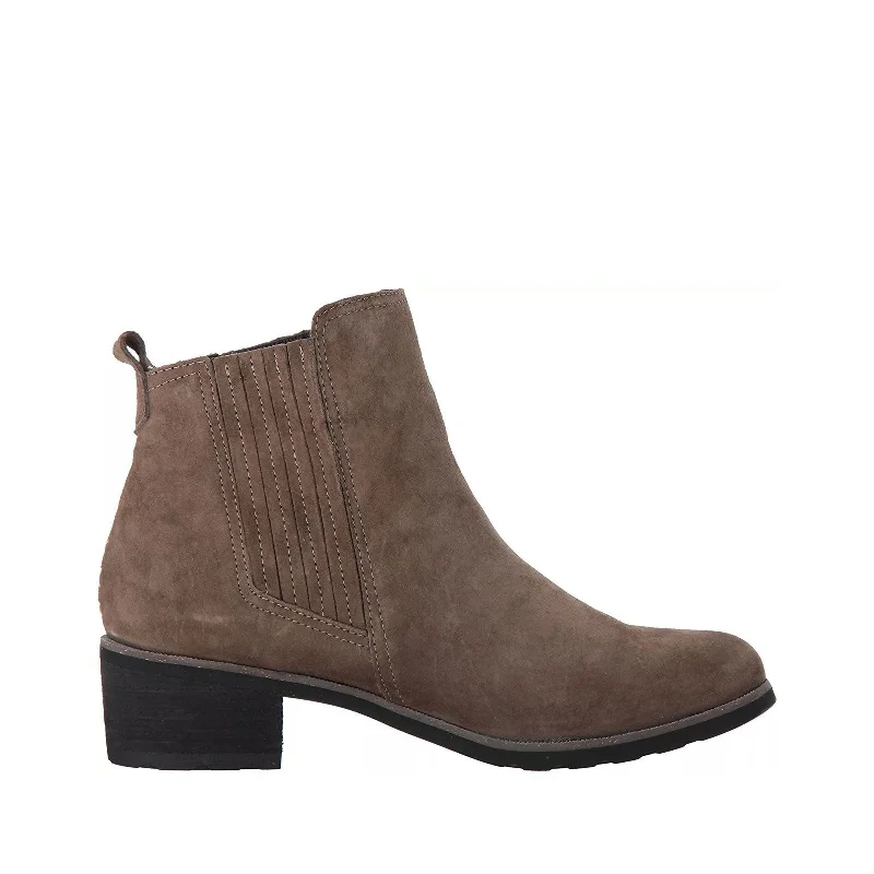 stylish boots for rainy days-Women's Shoes Reef Voyage Water Resistant Suede Chelsea Boots RF0A362C Carbon