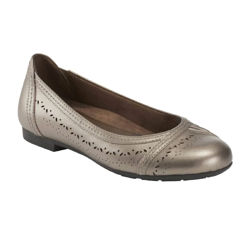 Women's Vista Nova Ballet Flat In Platinum