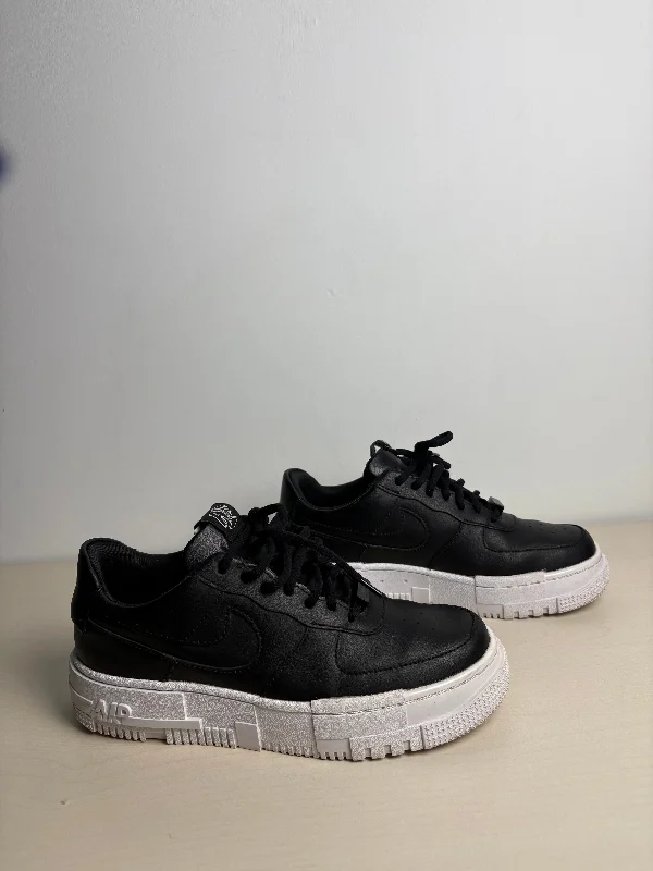 exclusive athletic shoes designer-Shoes Sneakers By Nike In Black, Size: 6.5