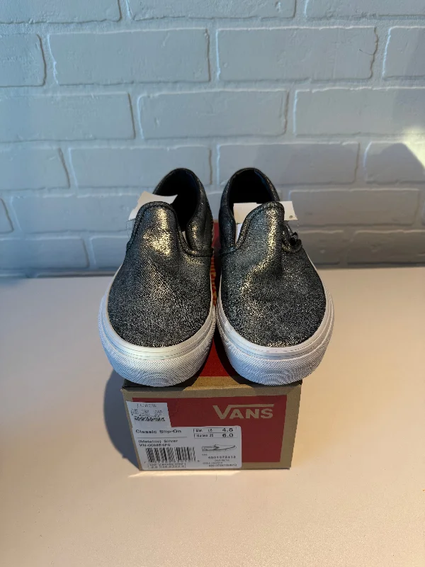 chunky athletic shoes punch-Shoes Sneakers By Vans In Silver, Size: 6