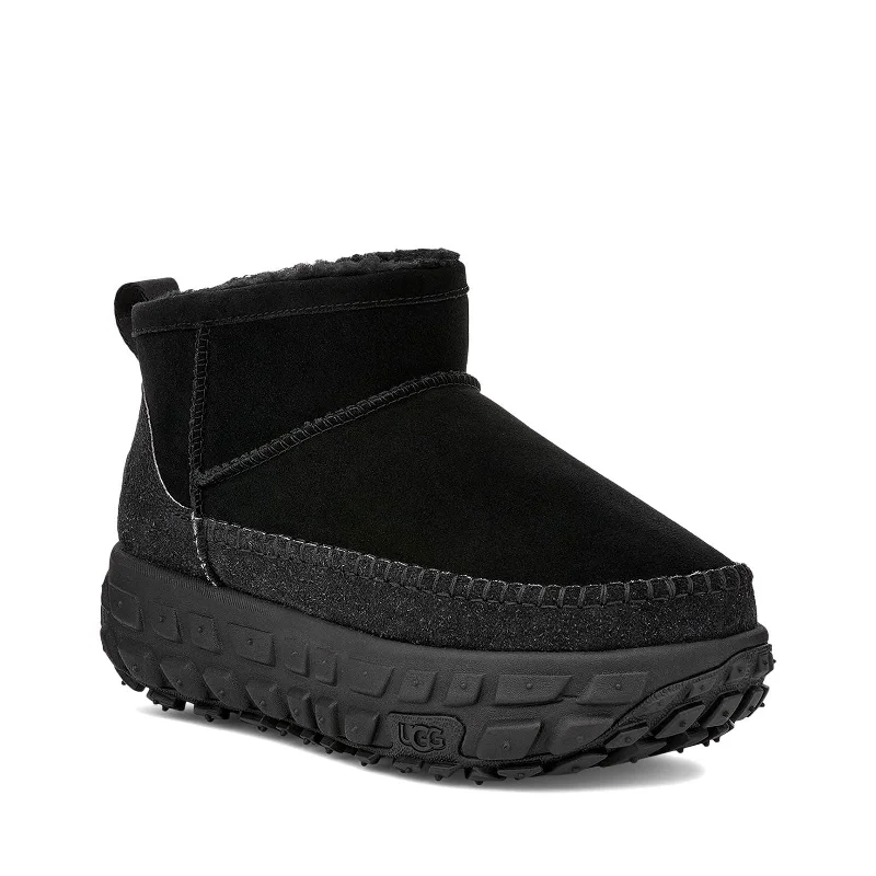 boots for extreme snow protection-UGG Men's Venture Daze Ultra Mini Ankle Boot, Black/Black