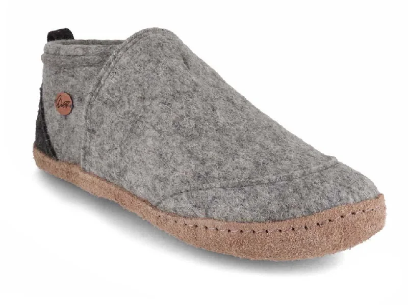 Slippers in warm red-WoolFit® ankle high Felt Slippers | Taiga, light gray