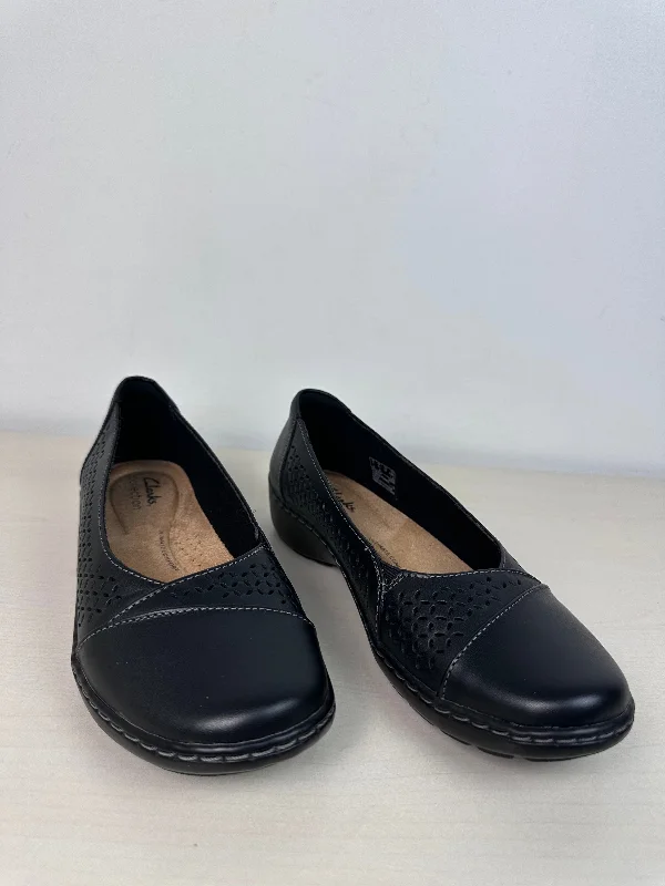 luxe flats designer-Flats for traveling EuropeShoes Flats By Clarks In Black, Size: 6.5