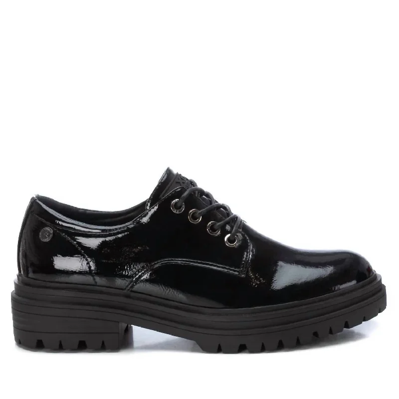 Women's Flat Shoes In Black