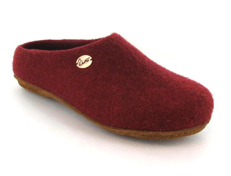 Slippers with sleek soles-WoolFit® hand-felted Slippers slim | Classic, dark red