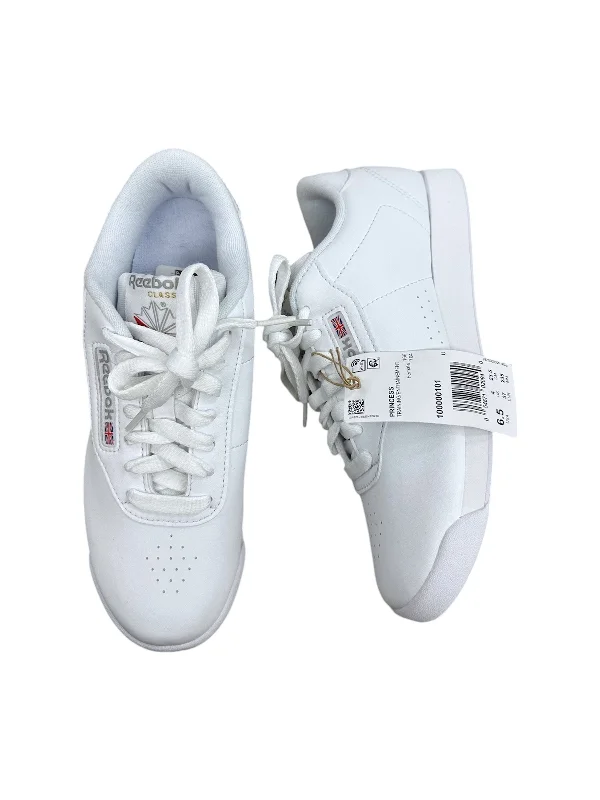 classic athletic shoes flair-Shoes Sneakers By Reebok In White, Size: 6.5