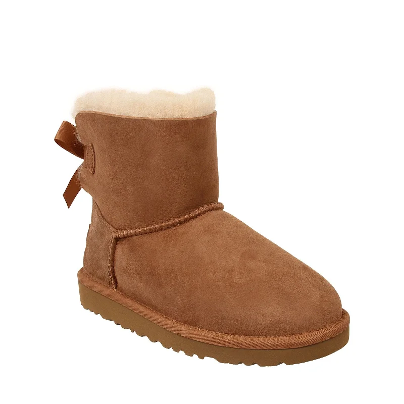 stylish boots for icy paths-UGG Unisex-Child Mini Bailey Bow Ii Boot, Chestnut