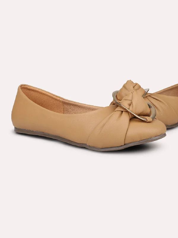 chill flats lightweight-Lightweight flats for walkingWomen Beige Buckle Detailed ballerinas Flats