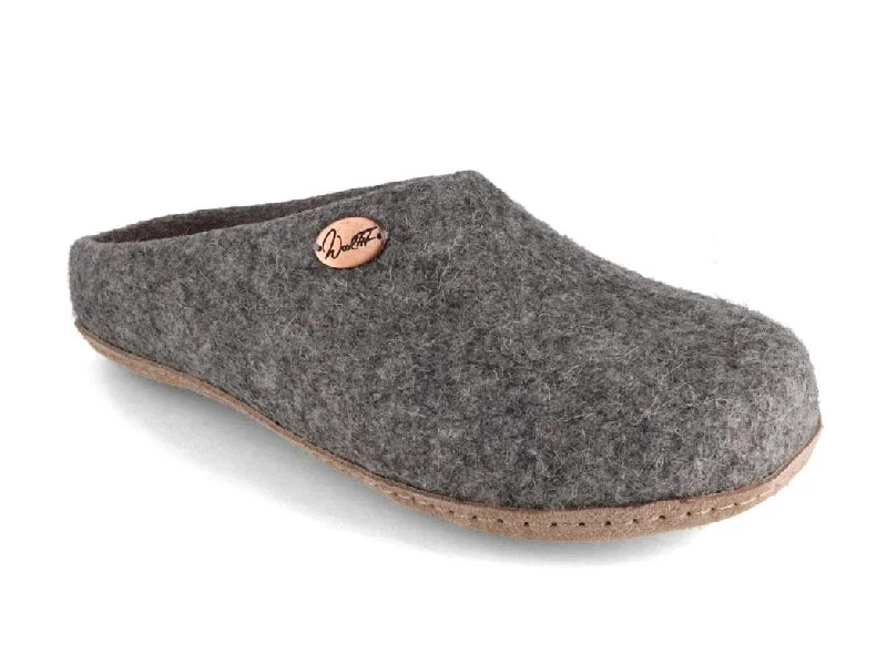 Slippers with bold soles-WoolFit® handmade Felt Slippers | Classic, light gray