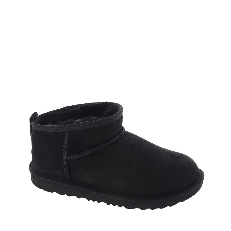 boots for fashionable winter style-UGG Unisex-Child Classic Ultra Mini Boot, Black Toddler