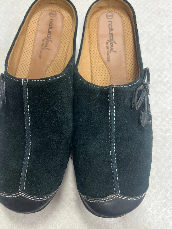 black flats with studs-Flats with bow detailShoes Flats Mule & Slide By Natural Soul  Size: 9.5